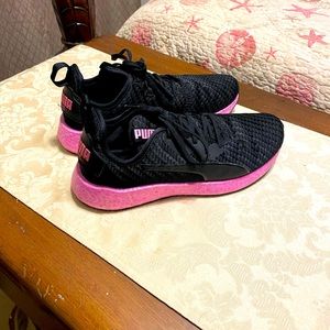 Puma shoes size 7.5 in women’s